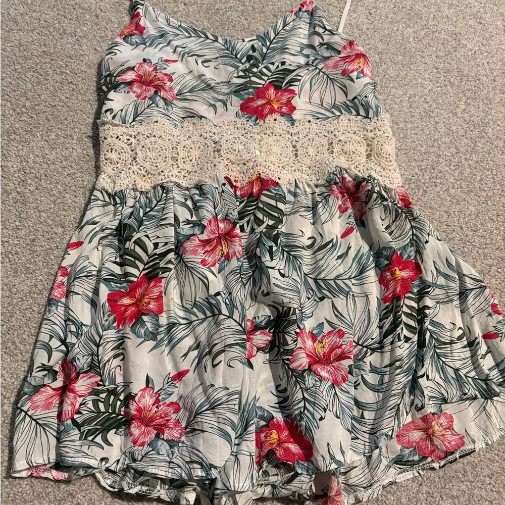 Floral Print romper with Lace Detail